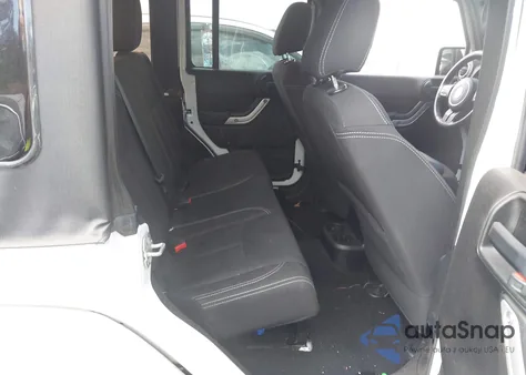 2017 Jeep Wrangler Unlimited Sahara 4X4 z USA, uszkodzony, nr VIN 1C4BJWEG1HL699292